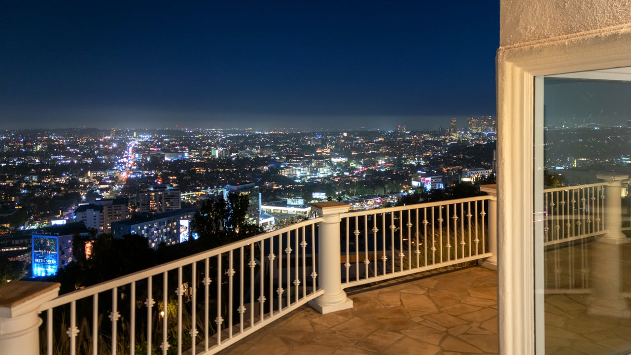 8527 Hedges Way, Sunset Strip