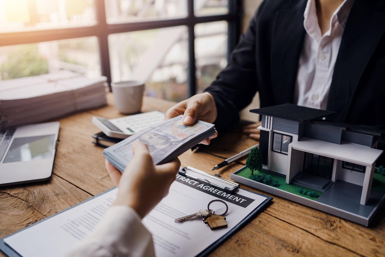 🏡 How Do You Handle Multiple Offers as a Seller in Seattle?