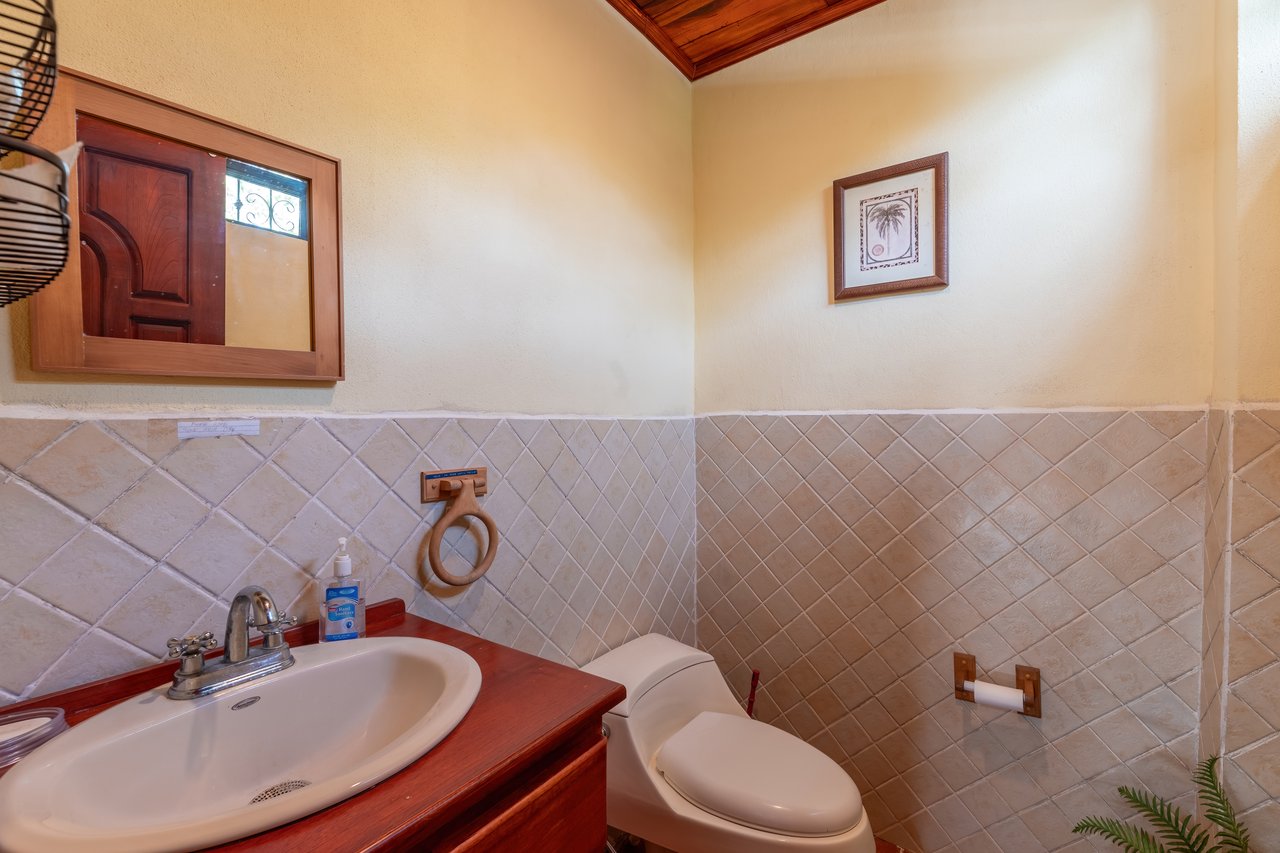 Fully Furnished 3-Bedroom Home in Tinamastes | 0.4 Acres