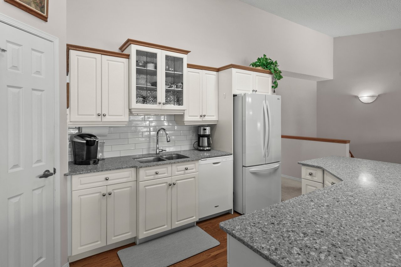 180 Valley Ridge Heights NW