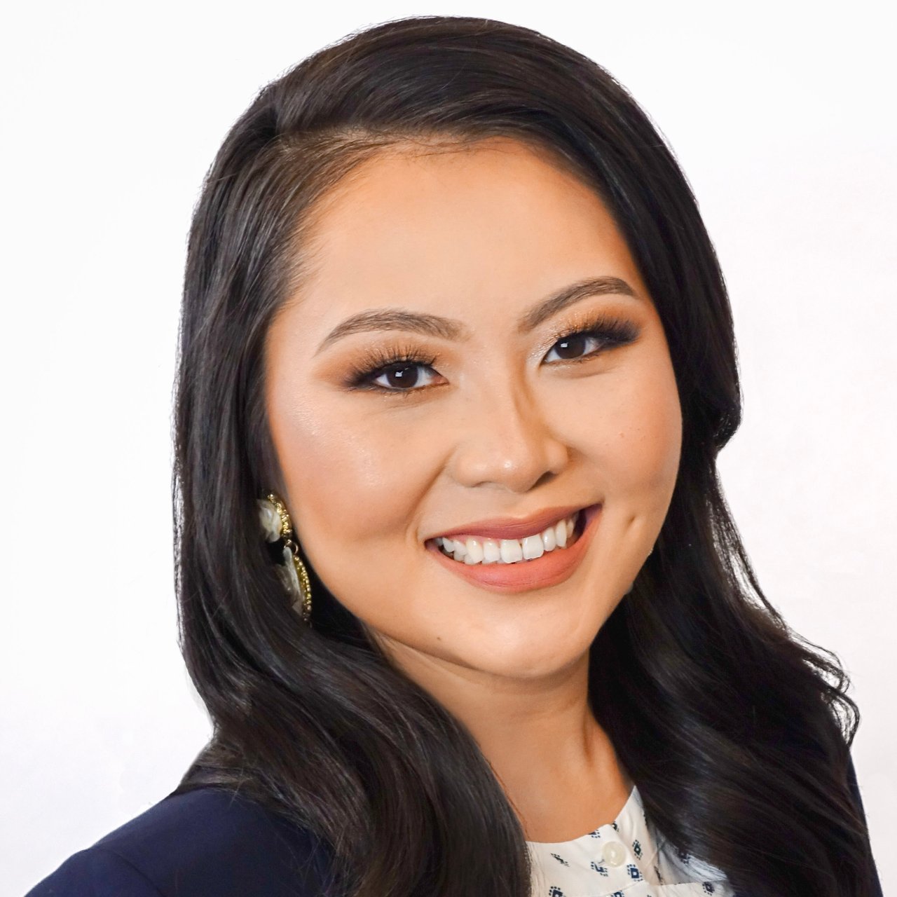 Amanda Vang San Jose, CA Real Estate Agent Headshot