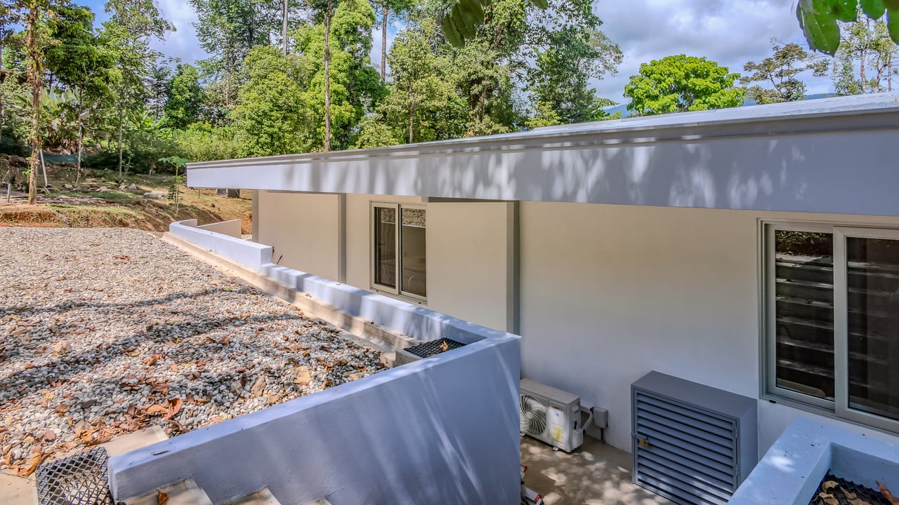 An Exclusive, Sunny Ridge-Top 4-Bed Designer House With Unforgettable Mountain & Jungle Views