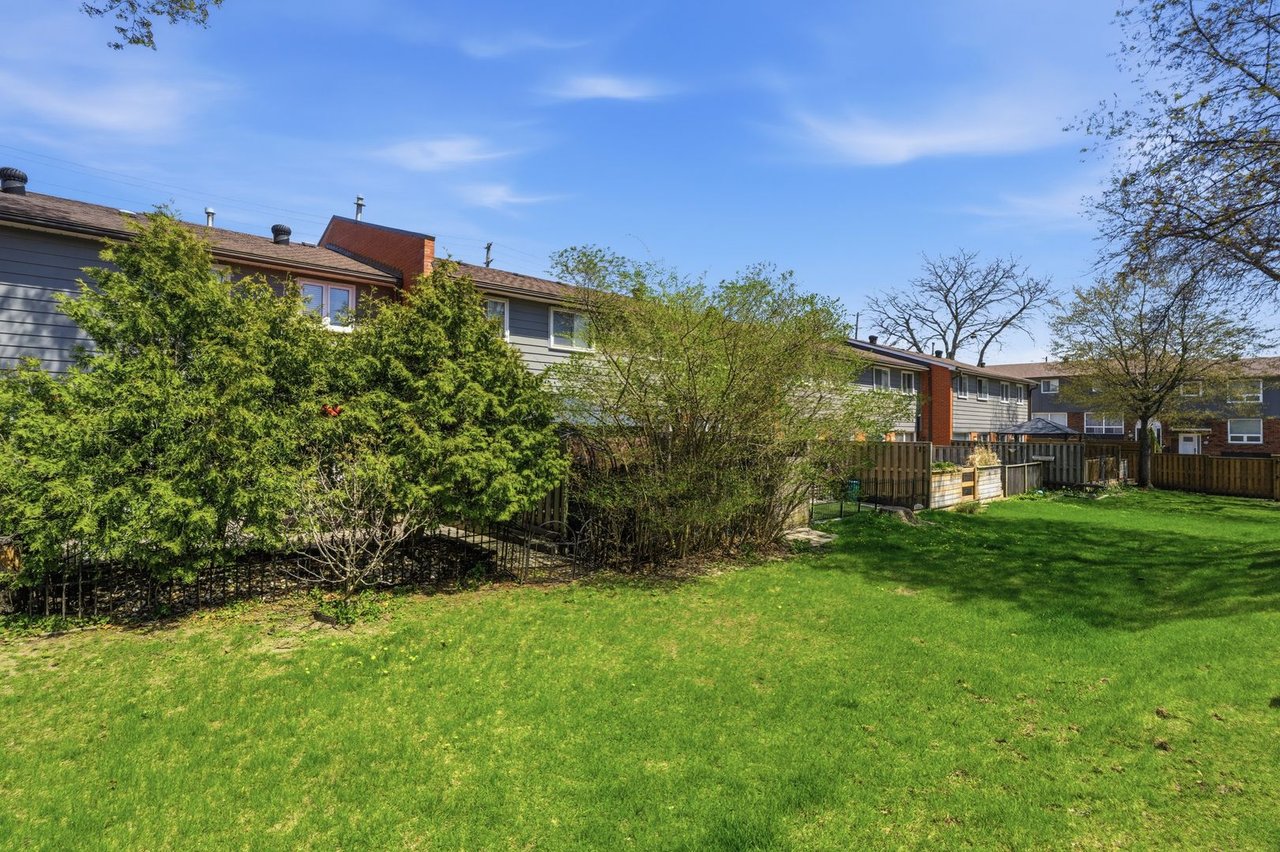 1616 Haig Blvd 5