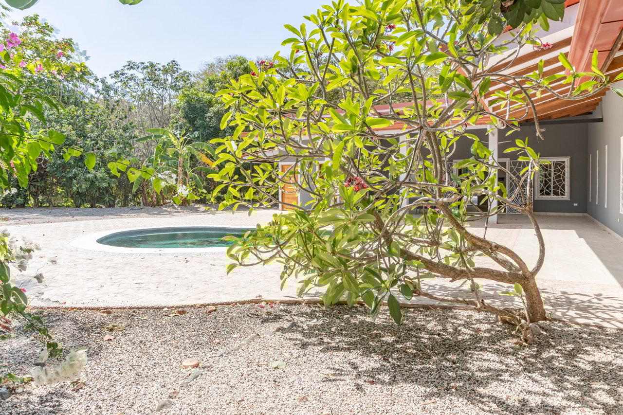 Casa Congo / Barrio Los Monos , Sámara, Guanacaste