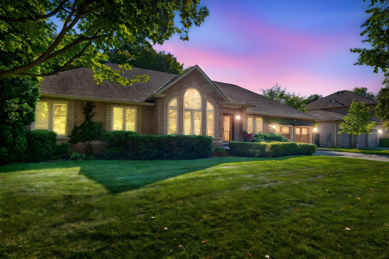 6 Falling Leaf Crt, Aurora