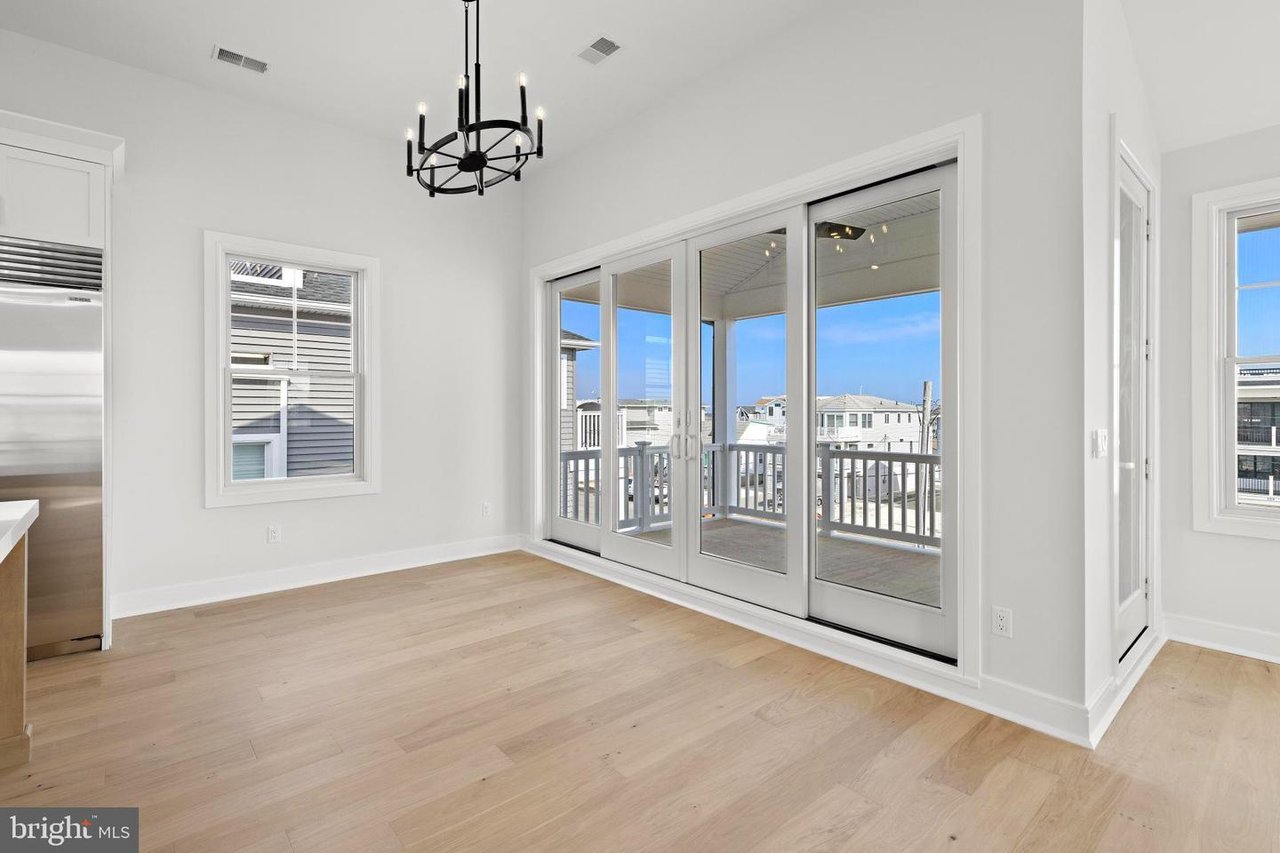 	352 N 5th St, Surf City Boro, NJ 08008