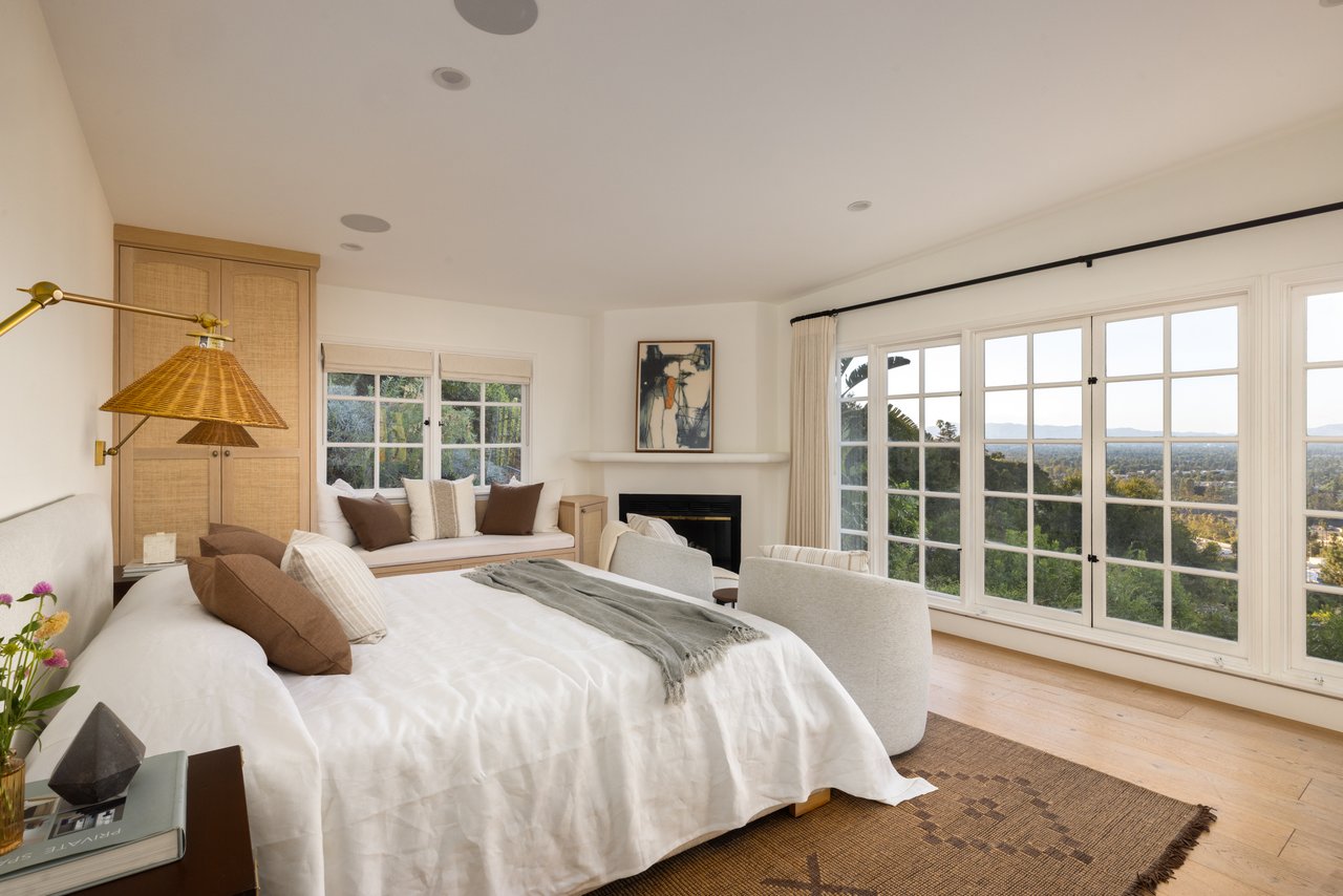 3646 Sunswept Dr, Studio City