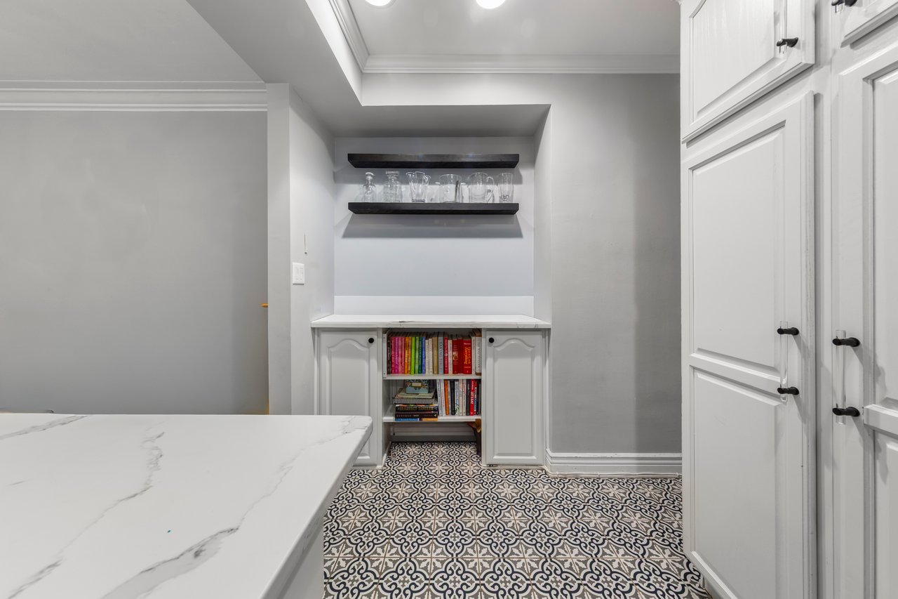 415 W Aldine Ave Unit 2A