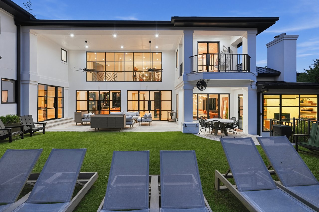 THE CANOPY 3.3 private acres in the heart of West Lake Hills.