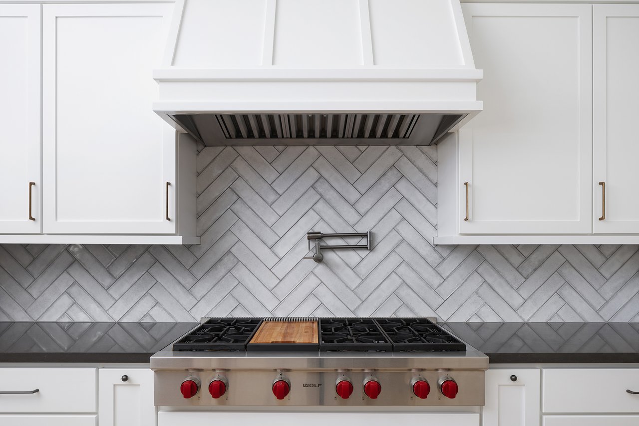 6718 E SAN JUAN Avenue