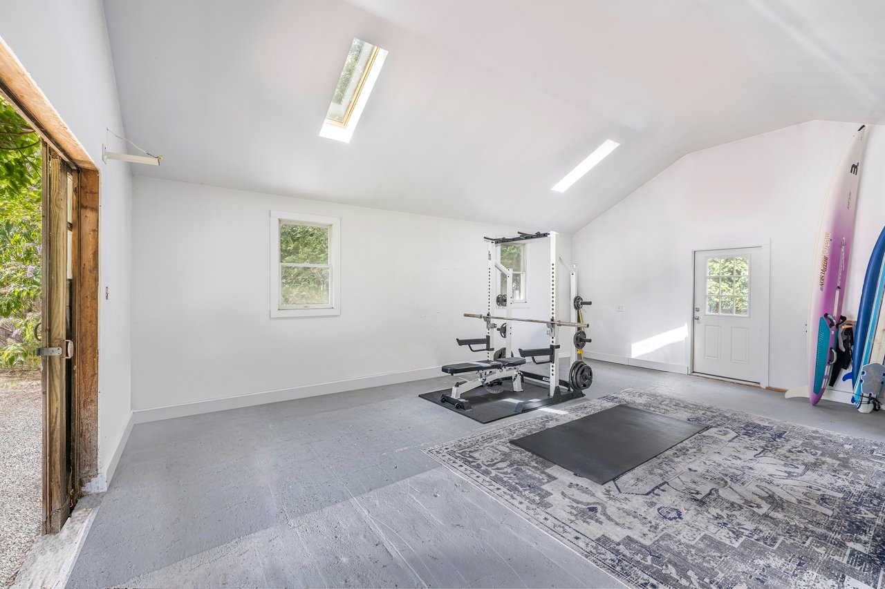 11 Cove Ave E, Sag Harbor