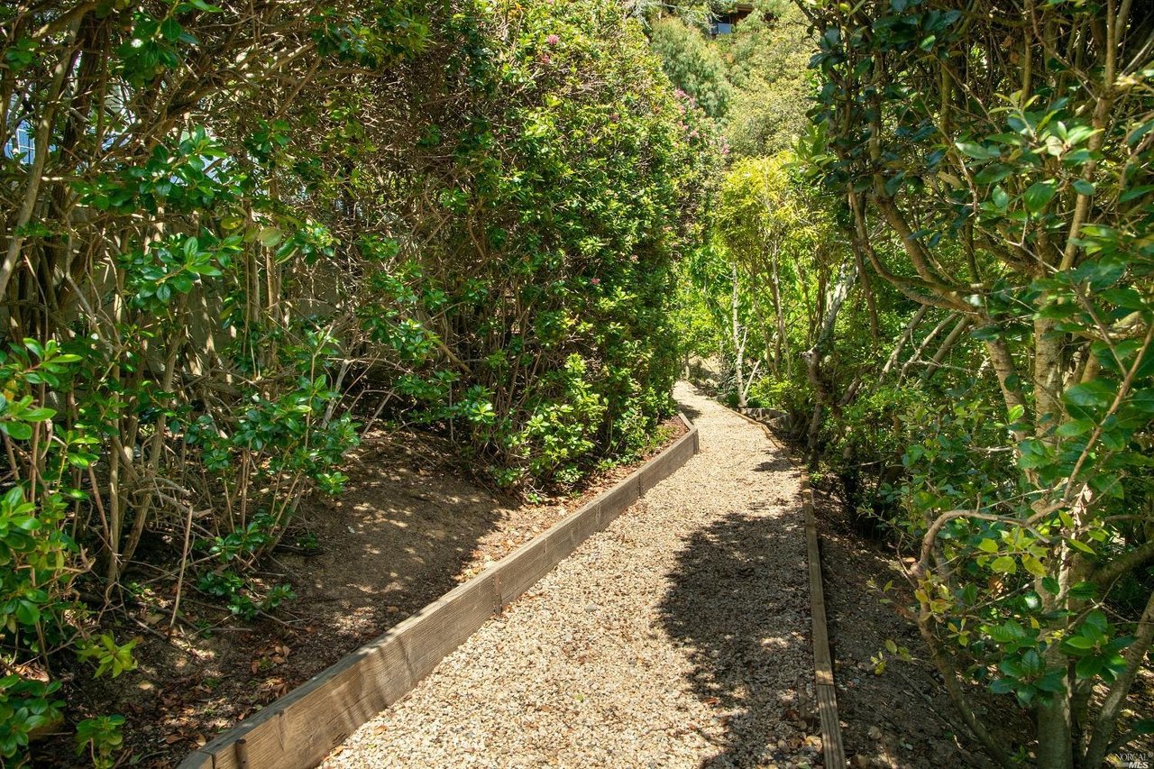 106 Mount Tiburon Rd
