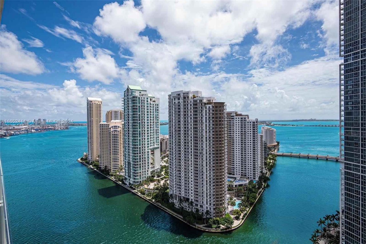 300 Biscayne Unit 2906