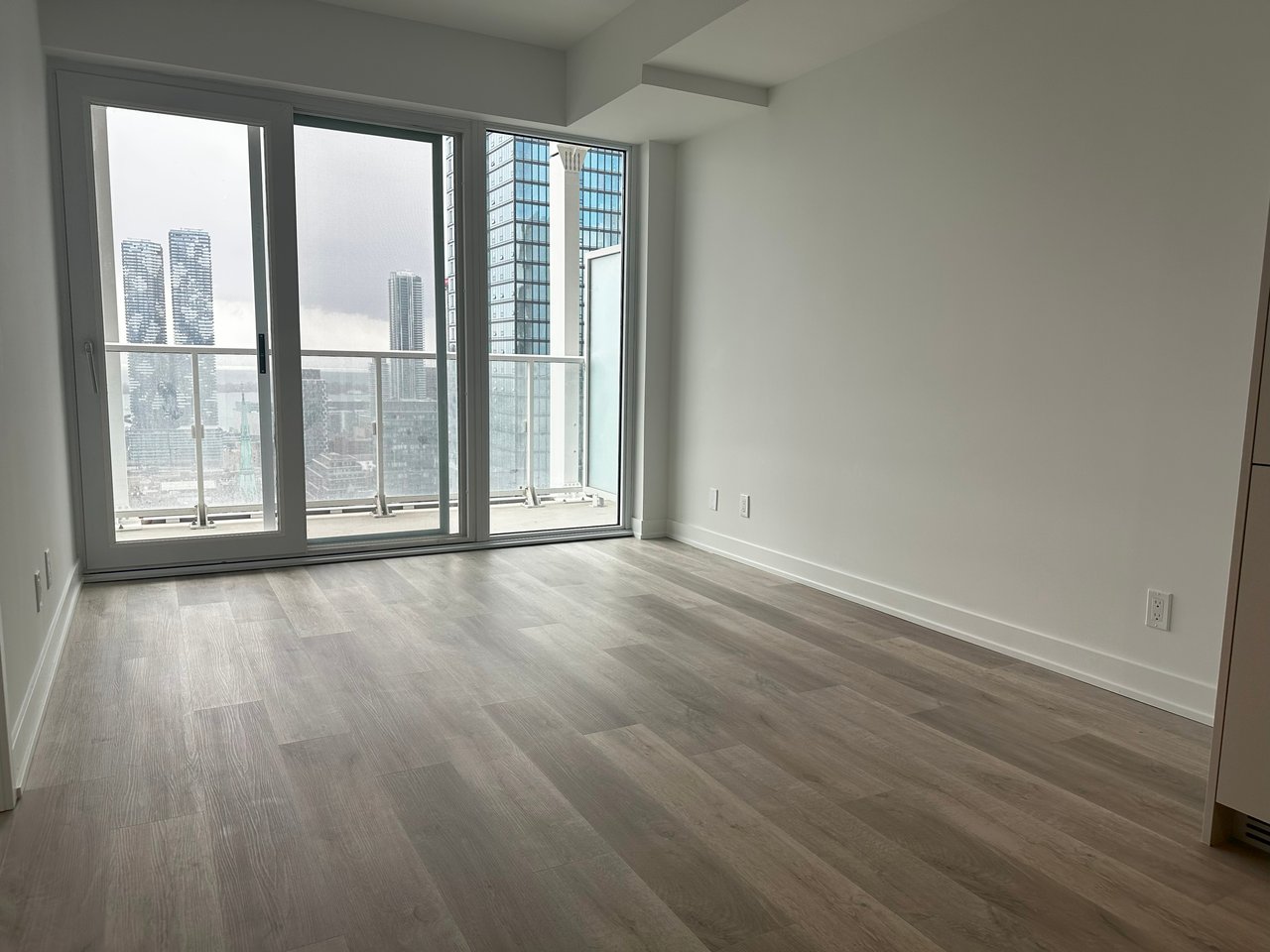 88 Queen St E #3508, Toronto