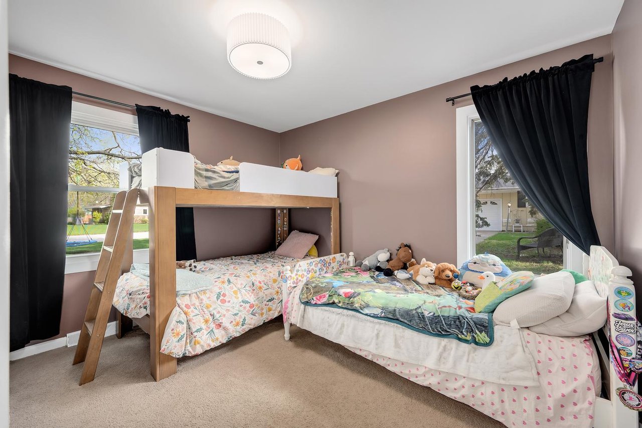 407 10th Ct, St. Charles IL – Under Contract in One Weekend with Multiple Offers