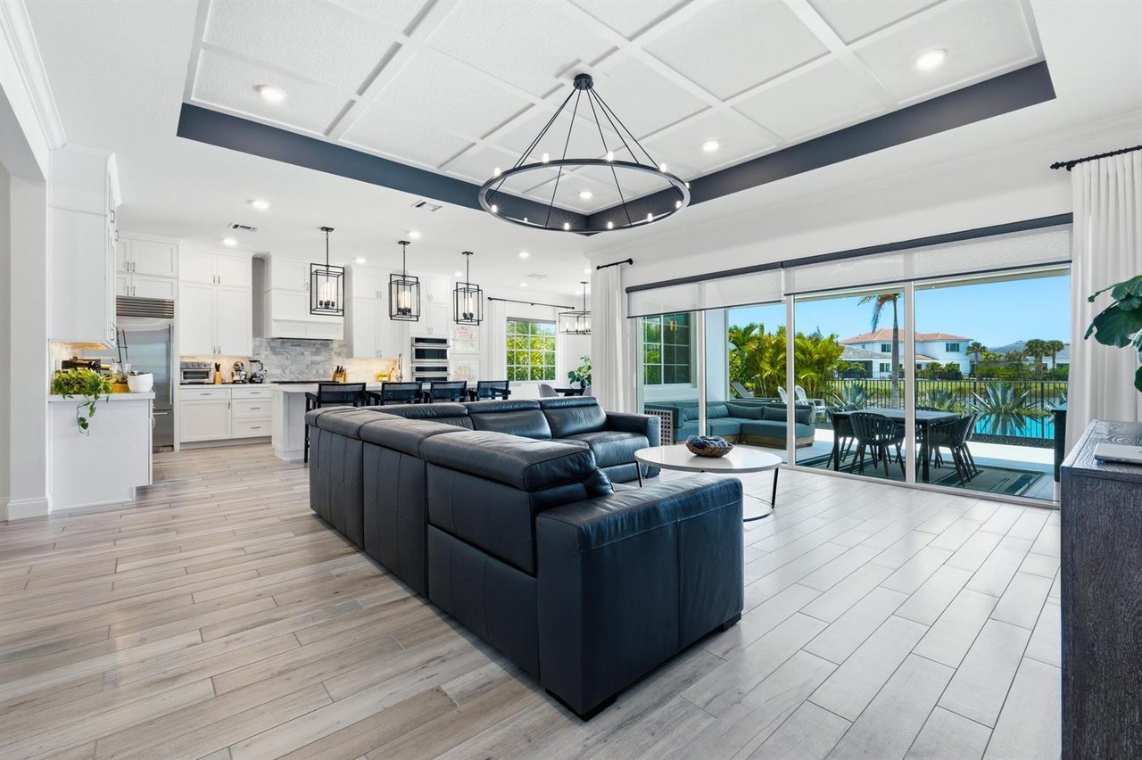 12269 Waterstone Cir