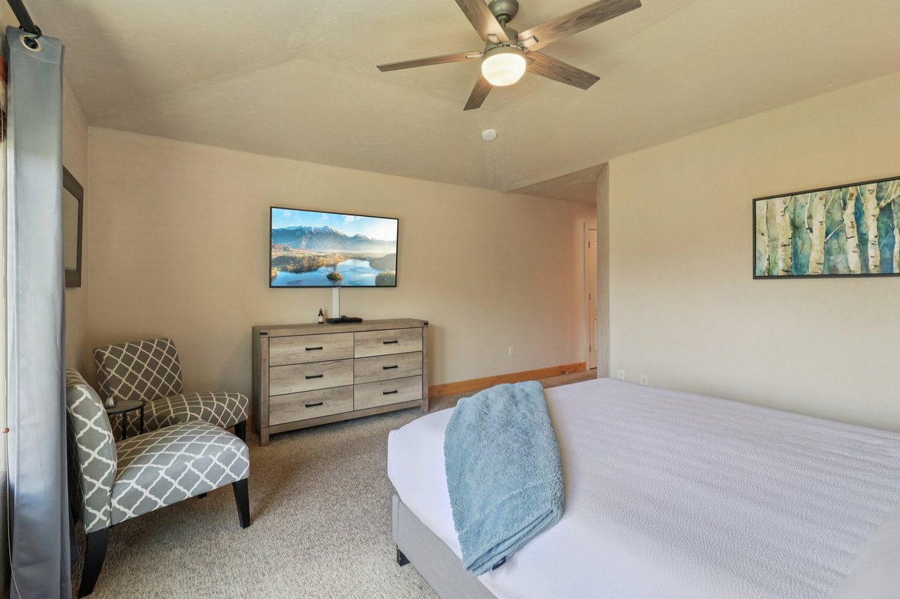 6010 N Fox Pointe