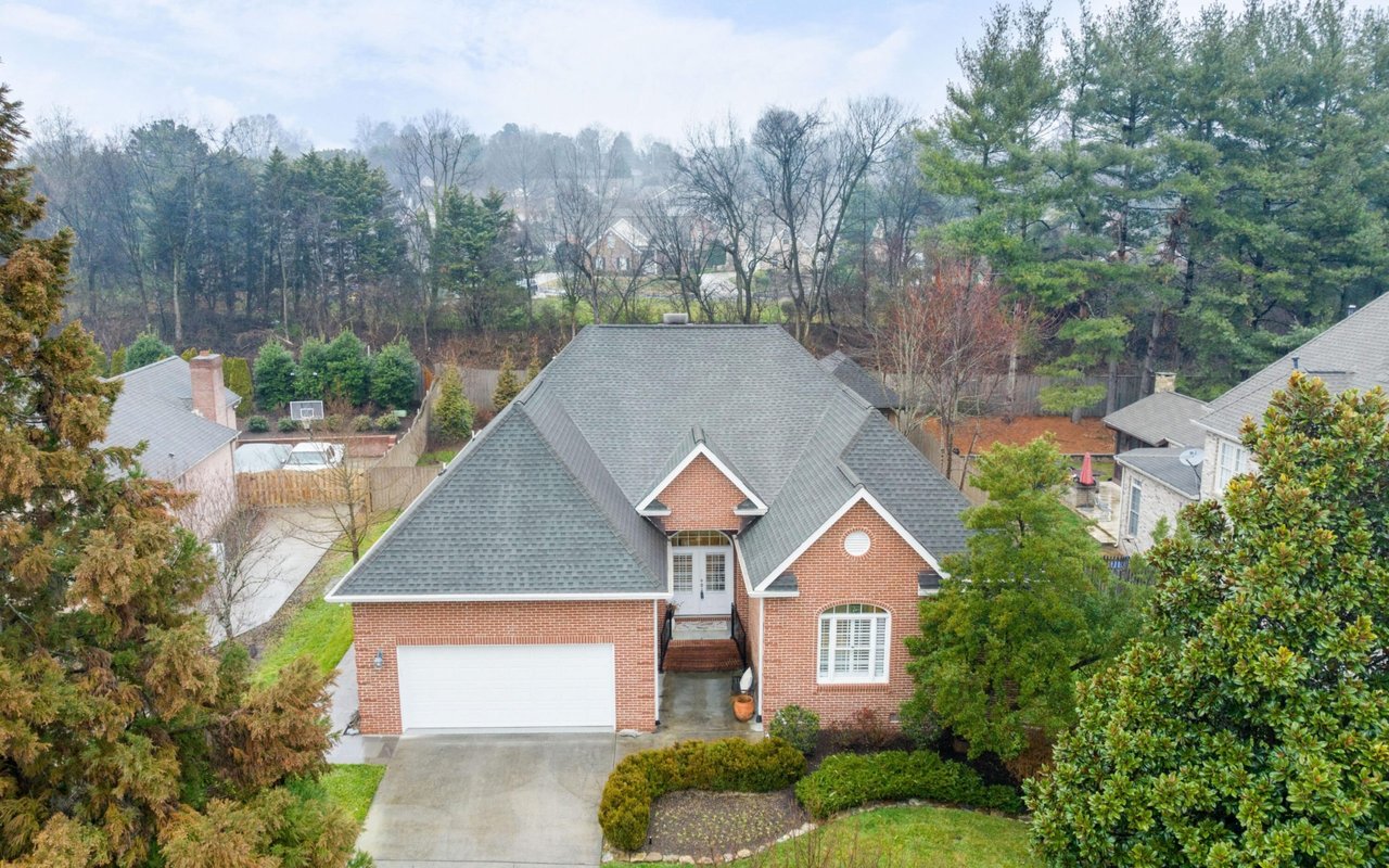 Wallace Luxury Spotlight | 7027 Lawford Road, Knoxville, TN 37919
