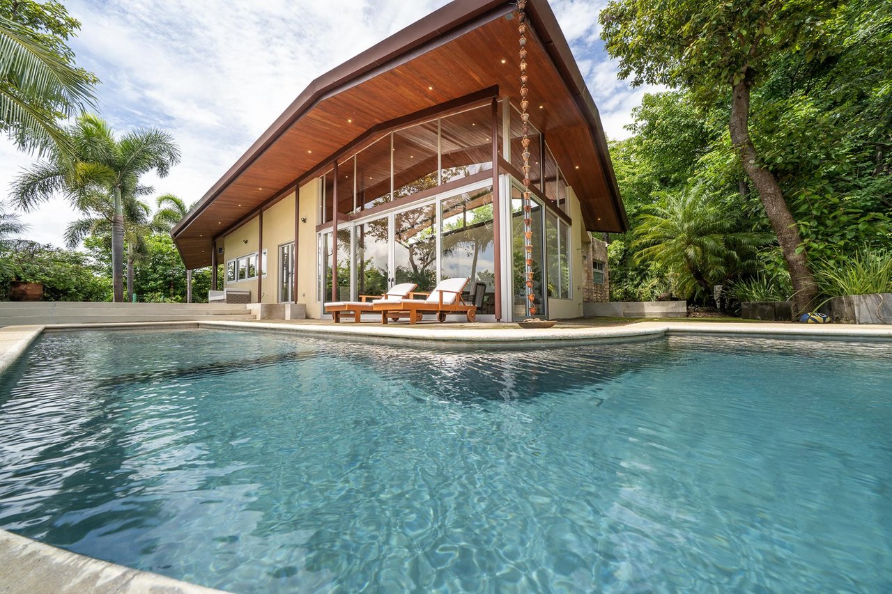 Casa Gracia | Luxury Jungle Retreat with Infinity Pool in Rancho Villareal, Tamarindo