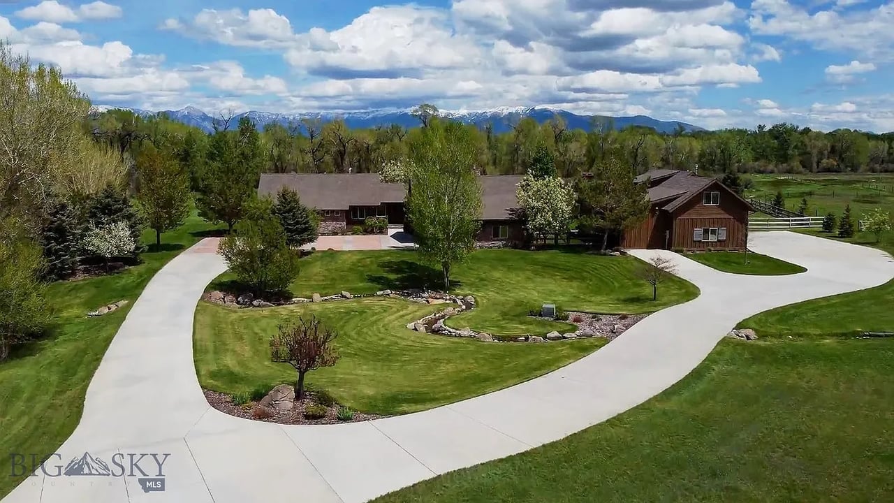 430 Rocking Horse Dr