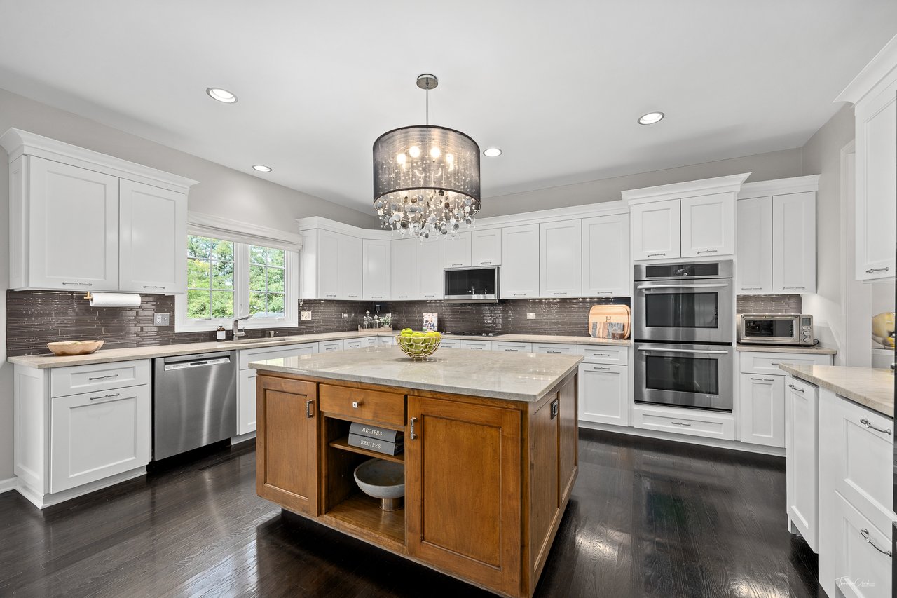 1950 Elmore Ave, Downers Grove