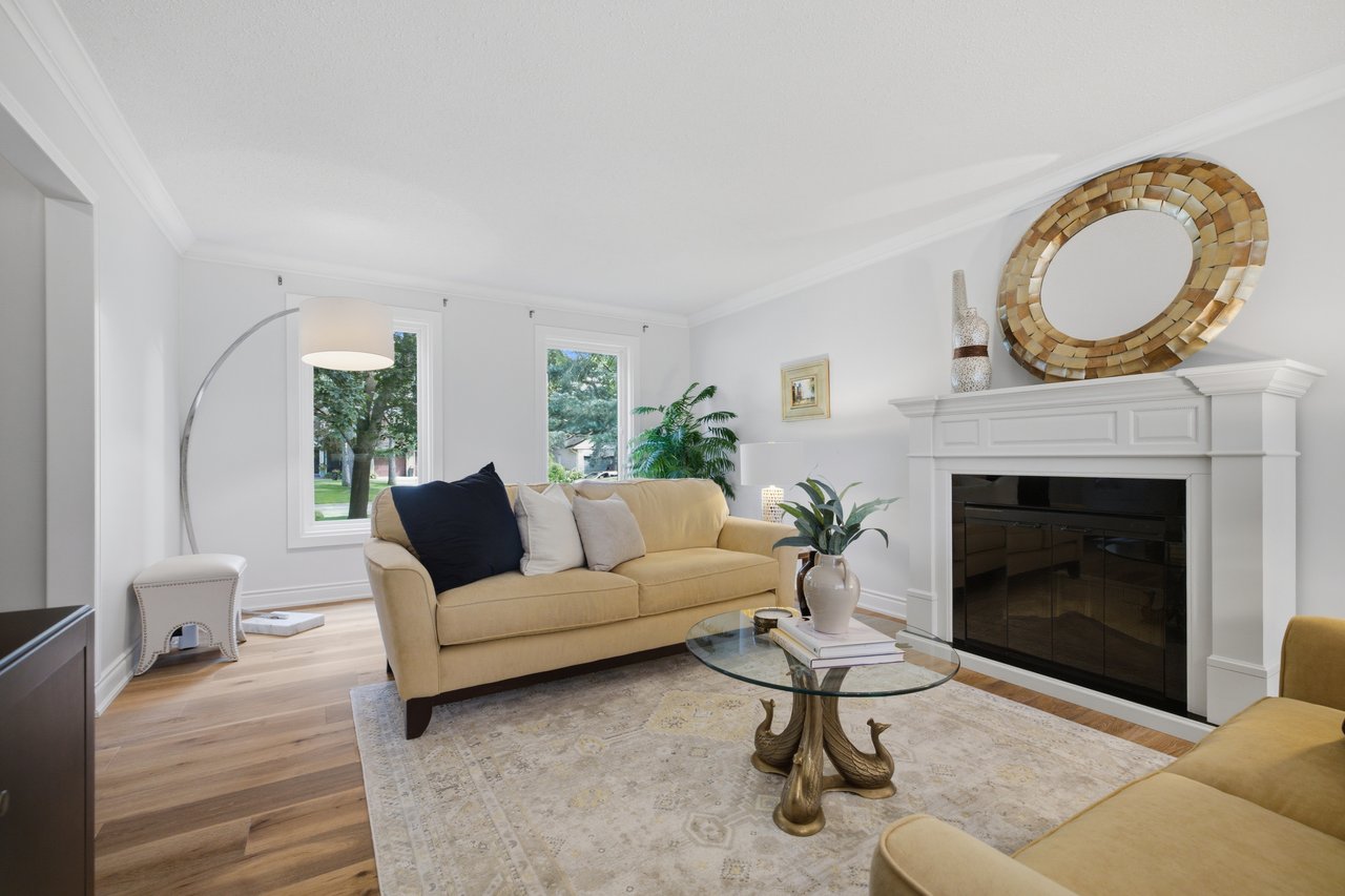 Rare Court Location on Oakville Golf Course