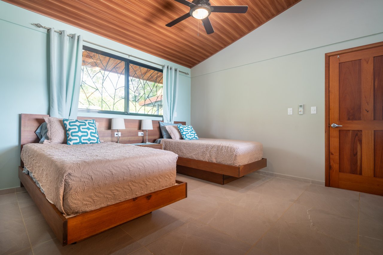 Casa Sea Breeze- Spectacular Ocean-View Home and Guest Villa in Prime Ojochal Location