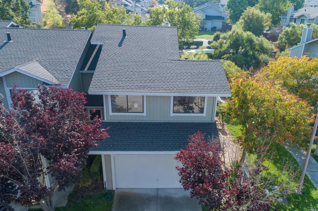 17 Cedarwood Ln