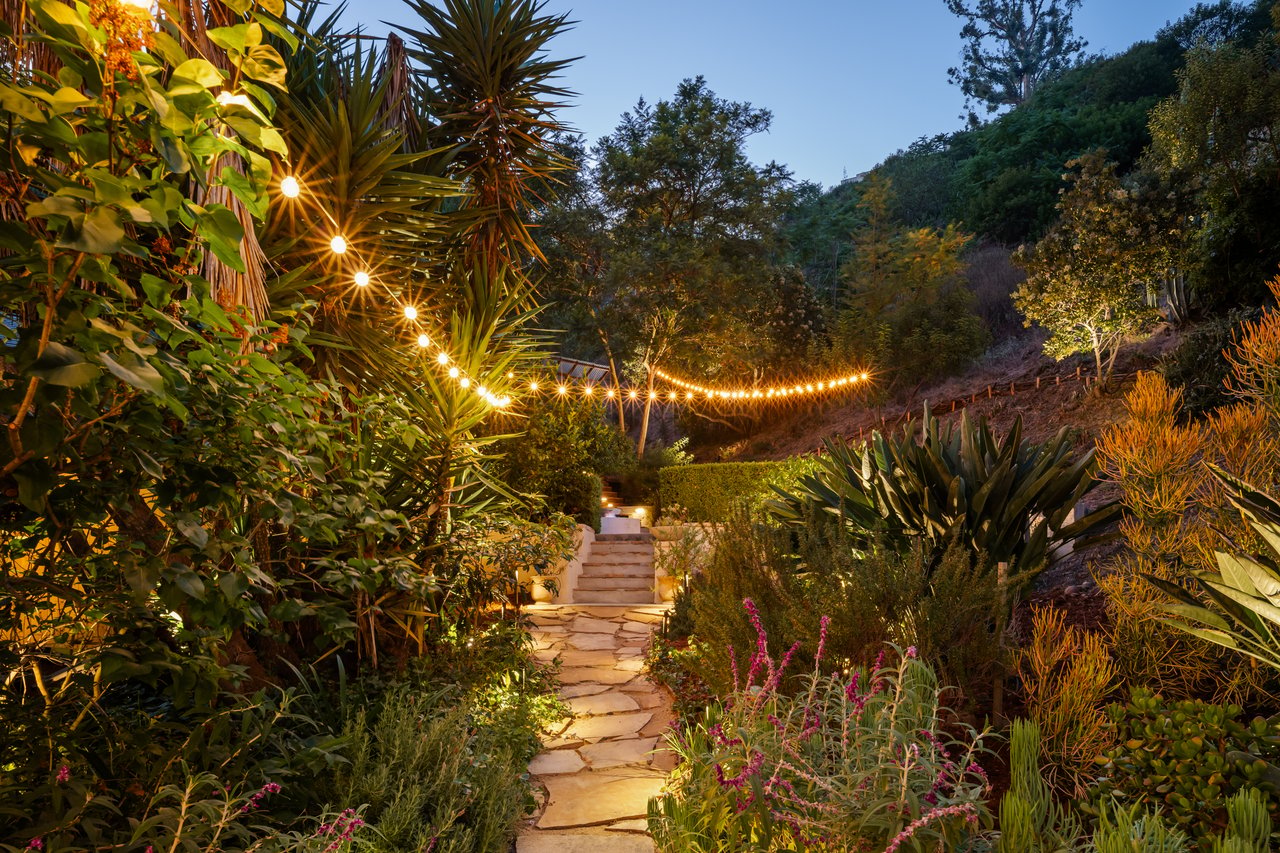6871 Sunny Cove