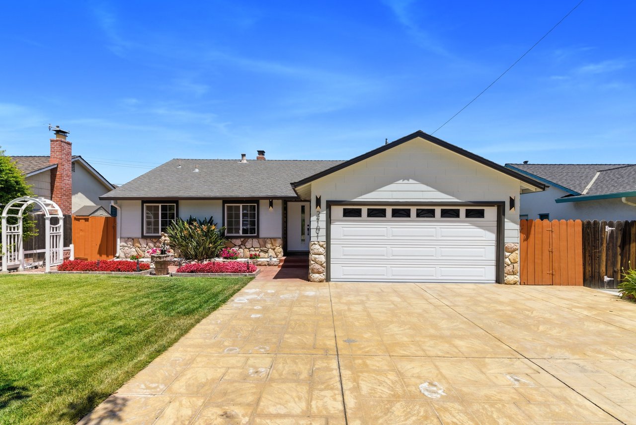 2101 Leon Drive