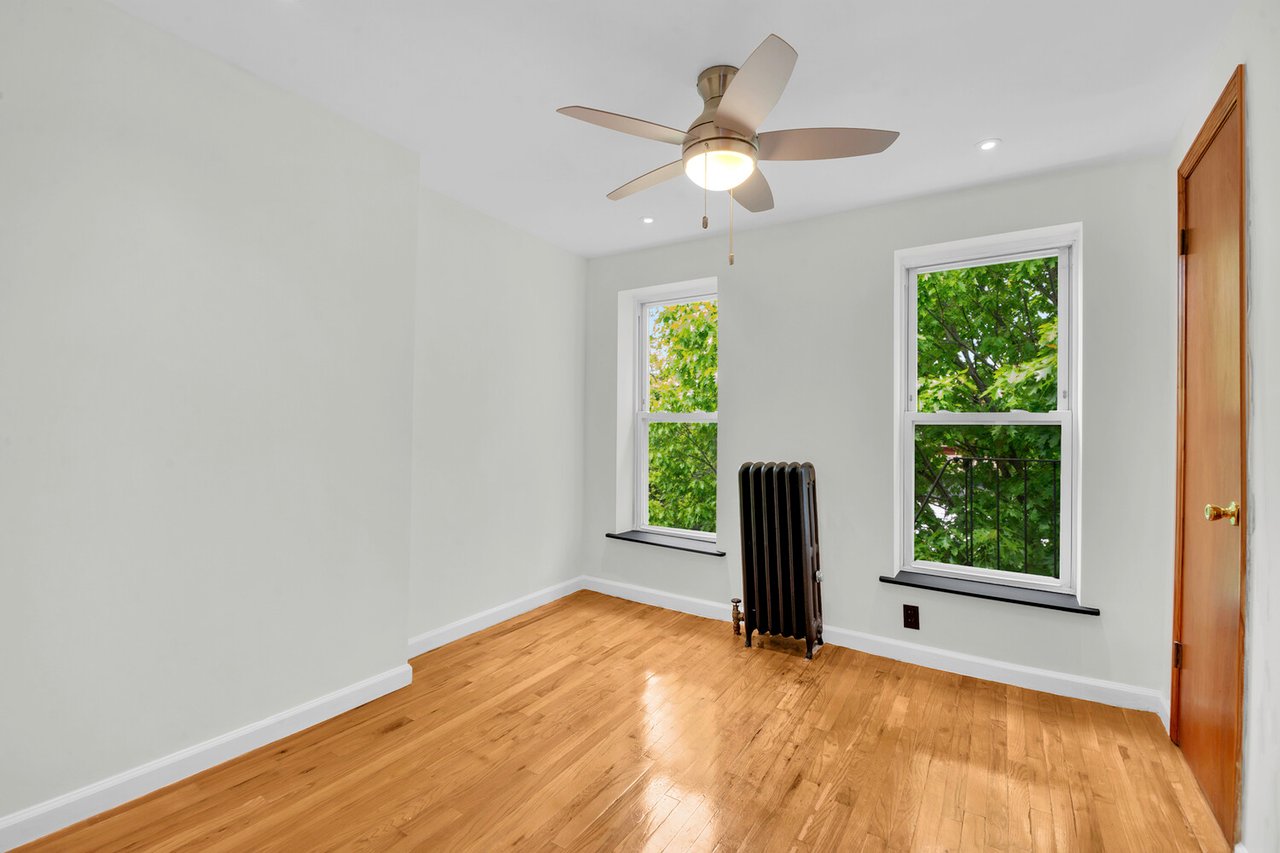 545 Quincy Street Unit: 3