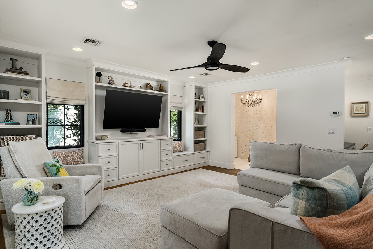 3628 N 49TH Place