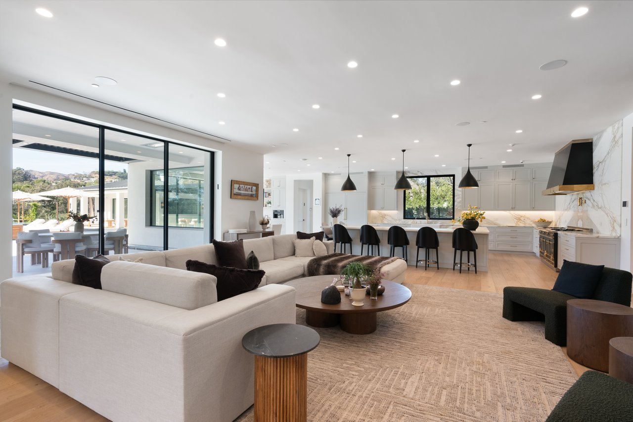 Sprawling Diamond