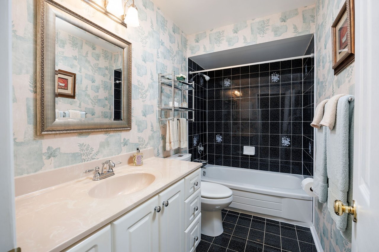 1415 Hazelton Boulevard 30