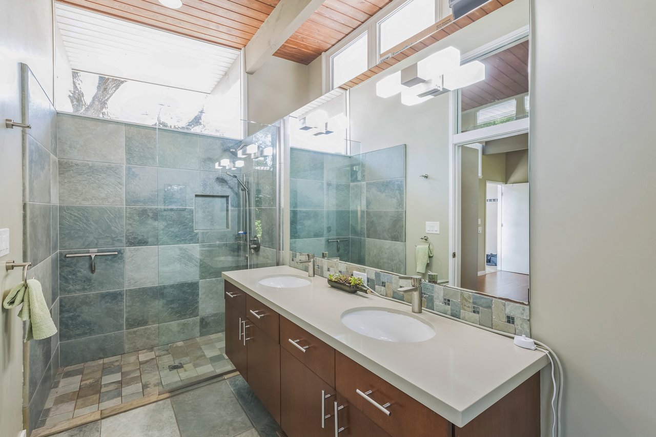 777 Bayview Way