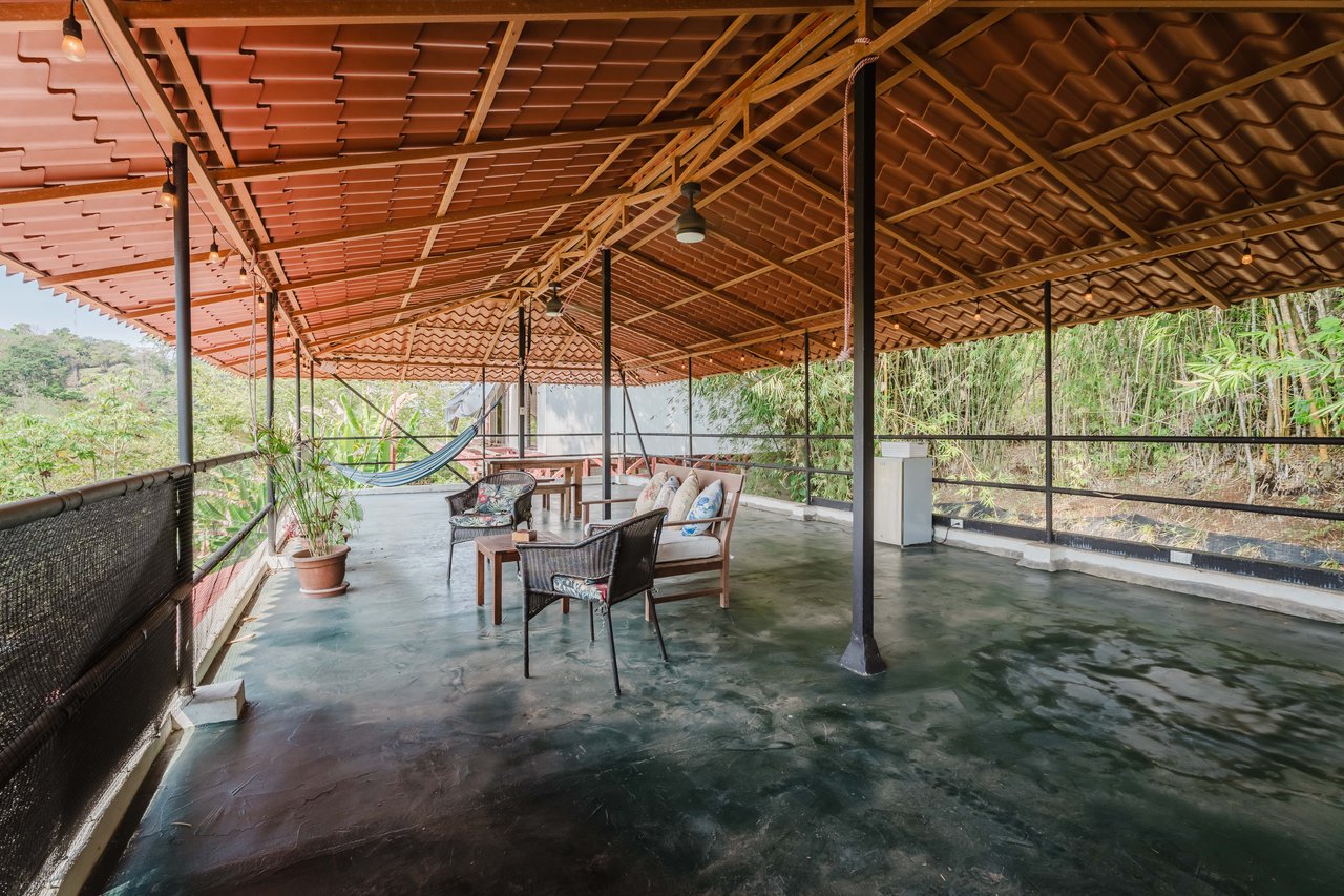 Casa Iguana - Fully Renovated Home Minutes from Marina Pez Vela 