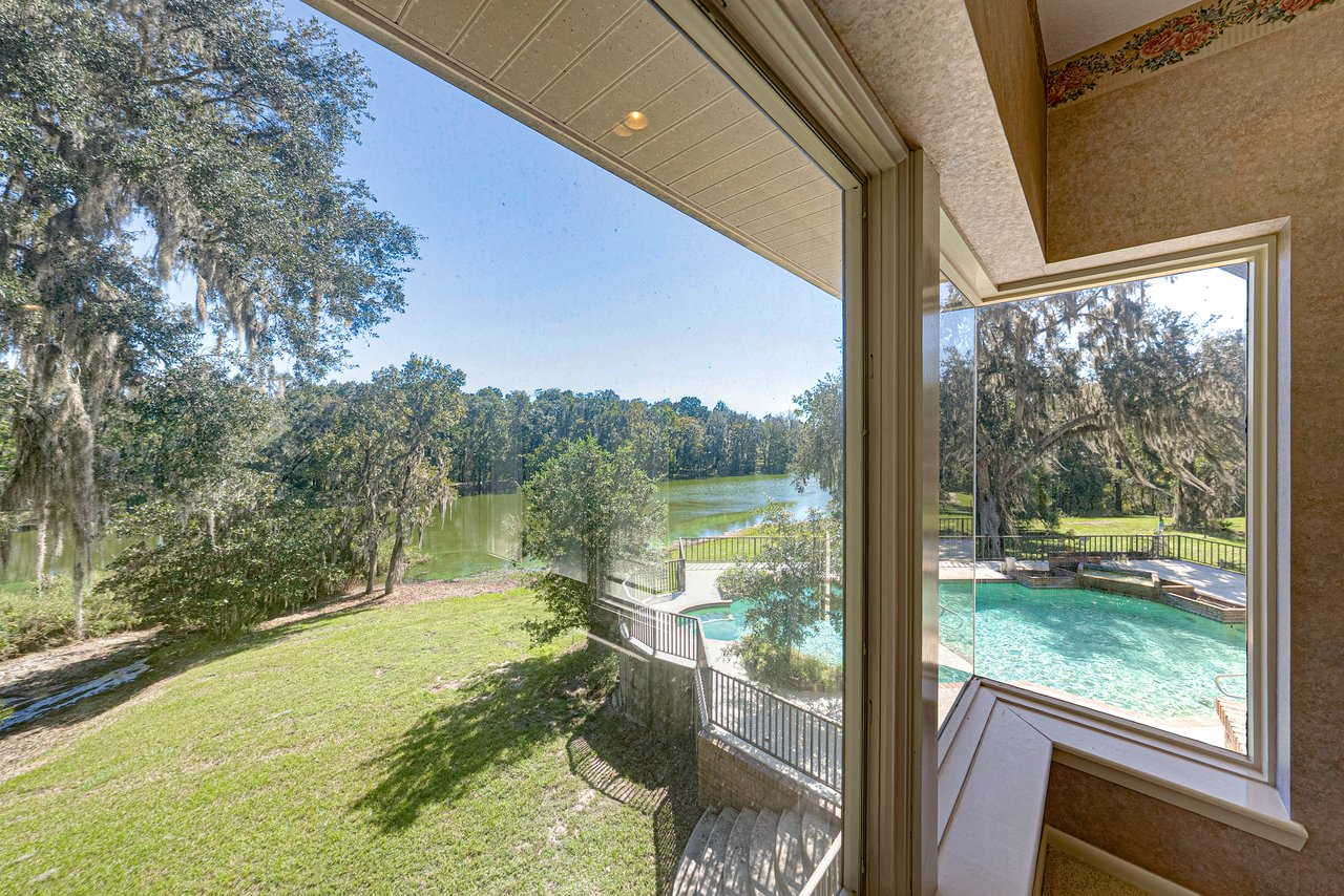 18728 LAKE IOLA RD