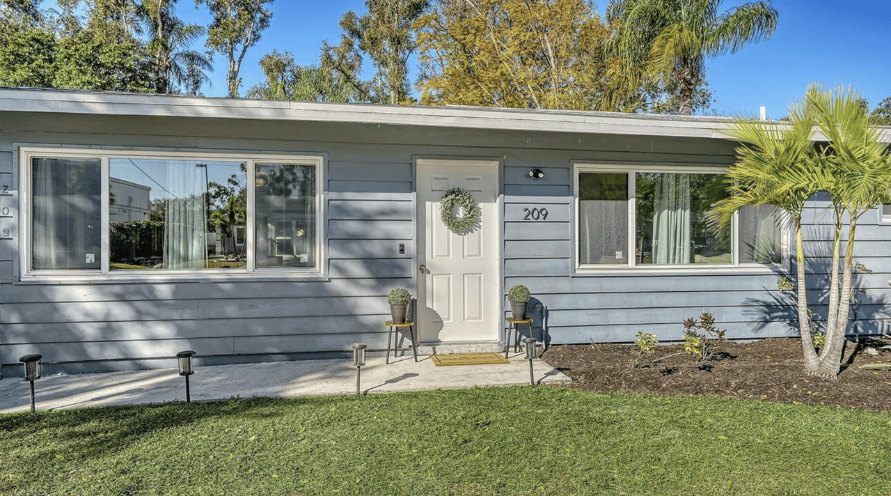 Morning Coffee, Mango Trees & Central Sarasota Living