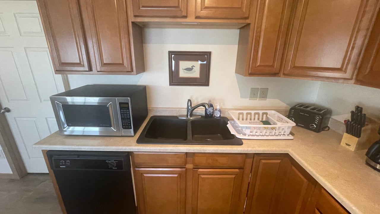 555 Hwy 101 S Apt 2