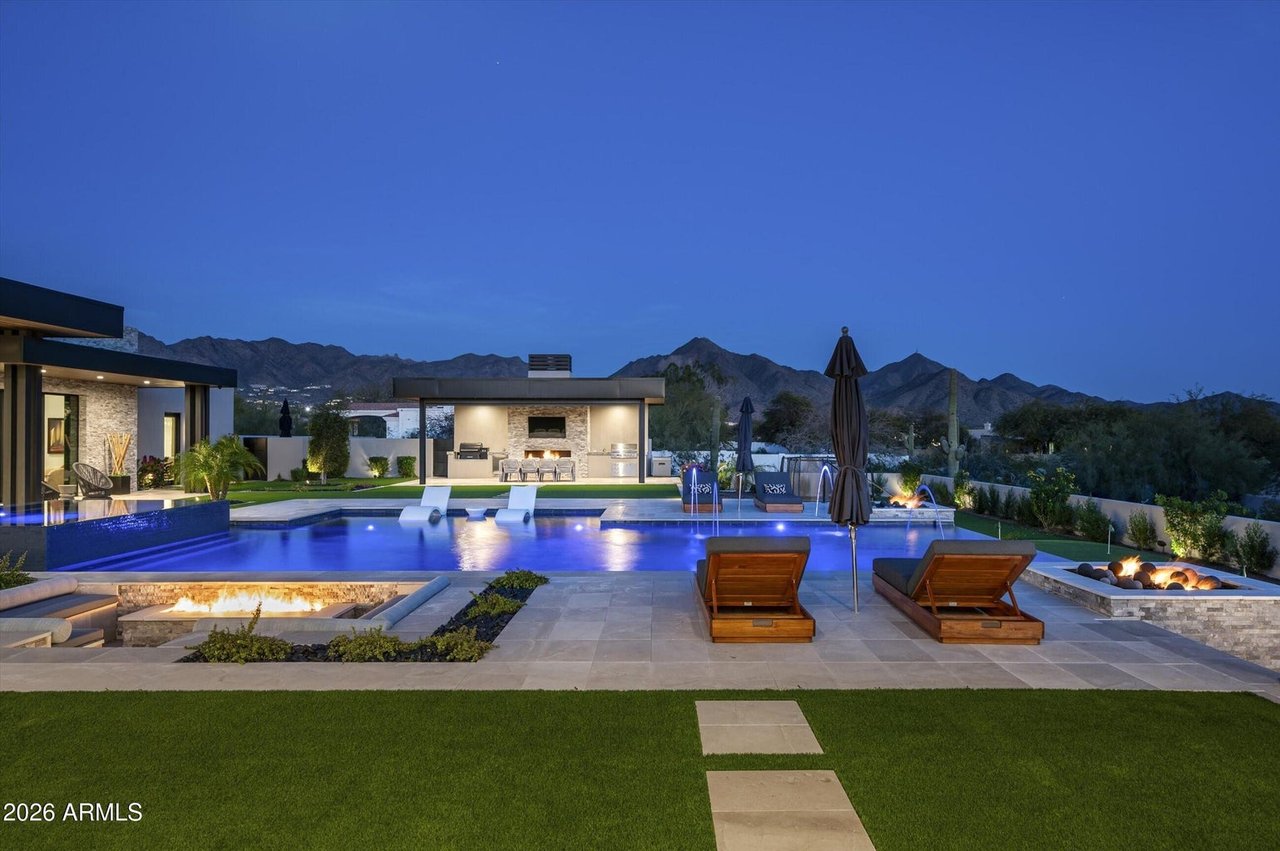 9245 E RIMROCK Drive