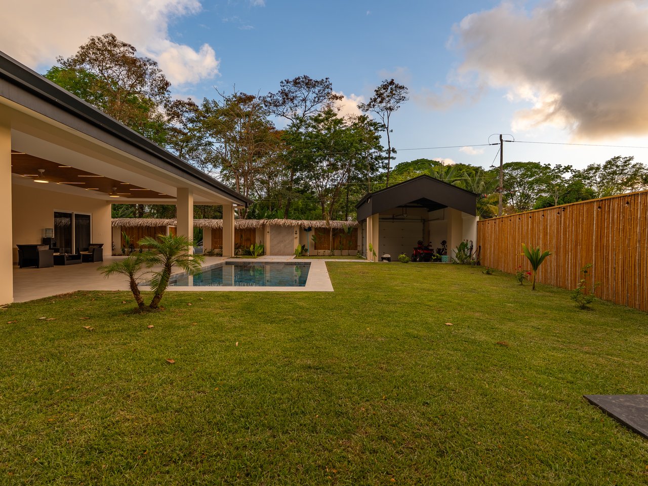 Refined Tropical Home in Uvita, Costa Rica | Walk to Beach & Parque Nacional Marino Ballena