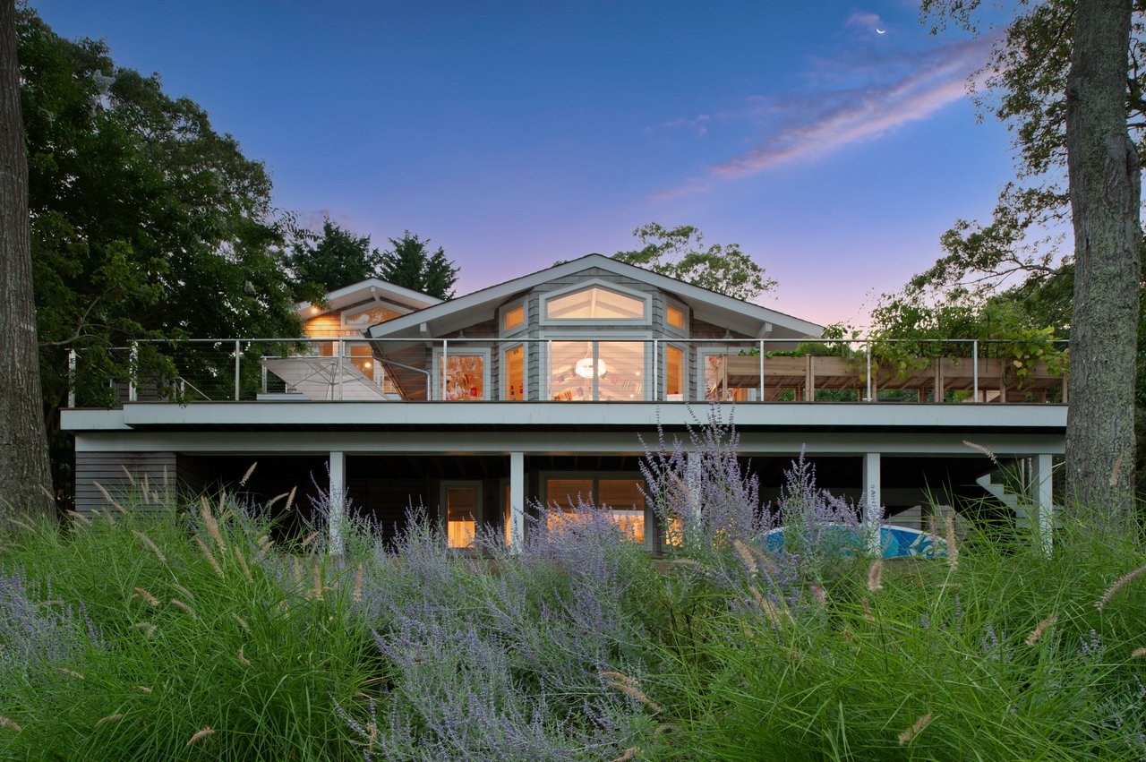 30 Springwood Way, East Hampton