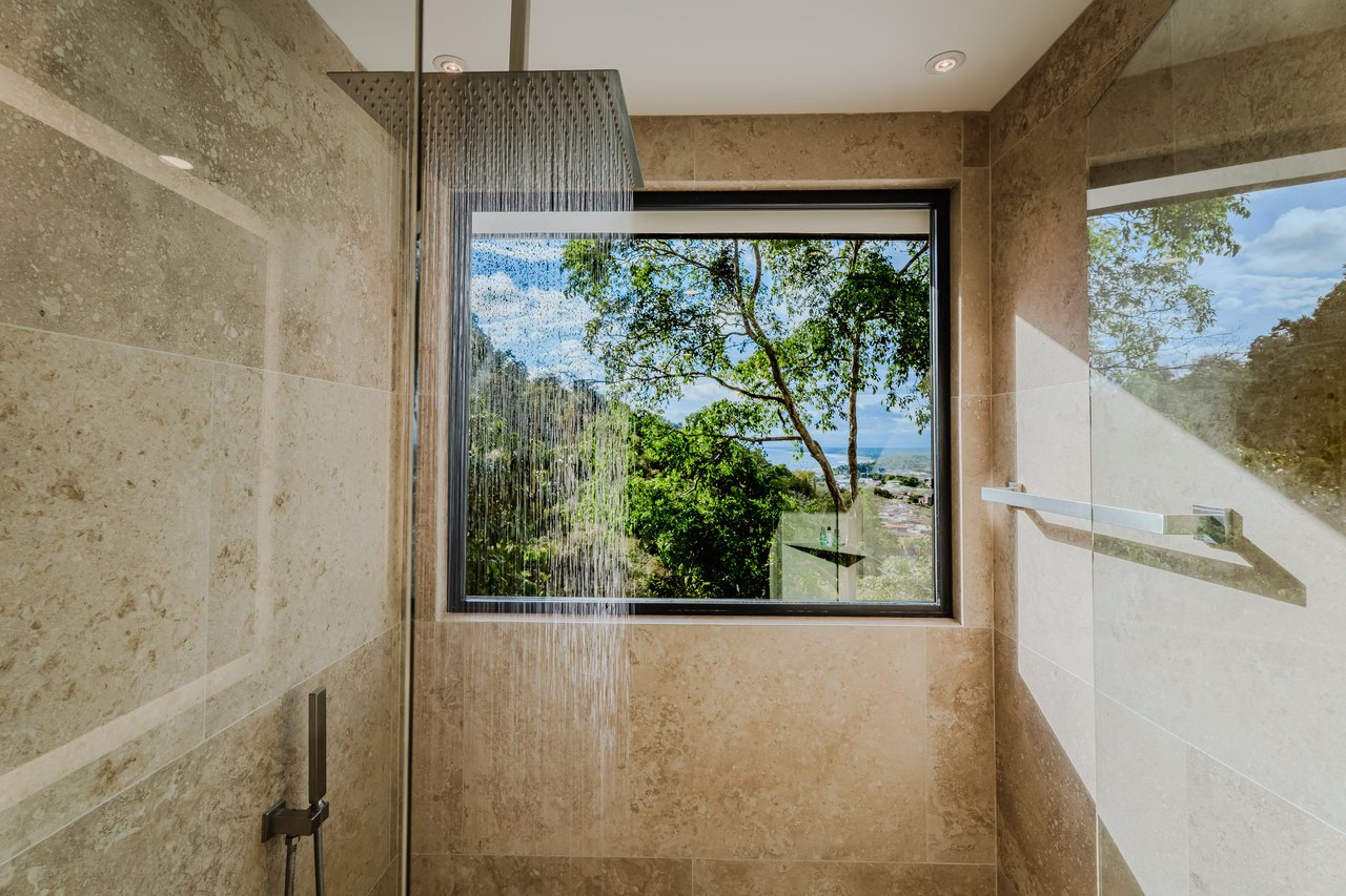 American luxury where the mountains meet the Pacific