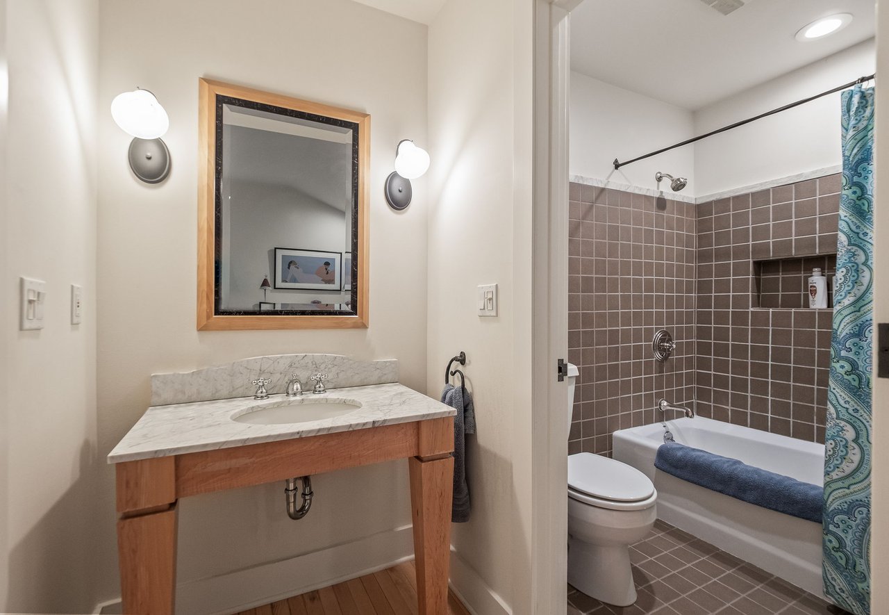 5425 Brookdale Rd, Bloomfield Hills, MI 48304
