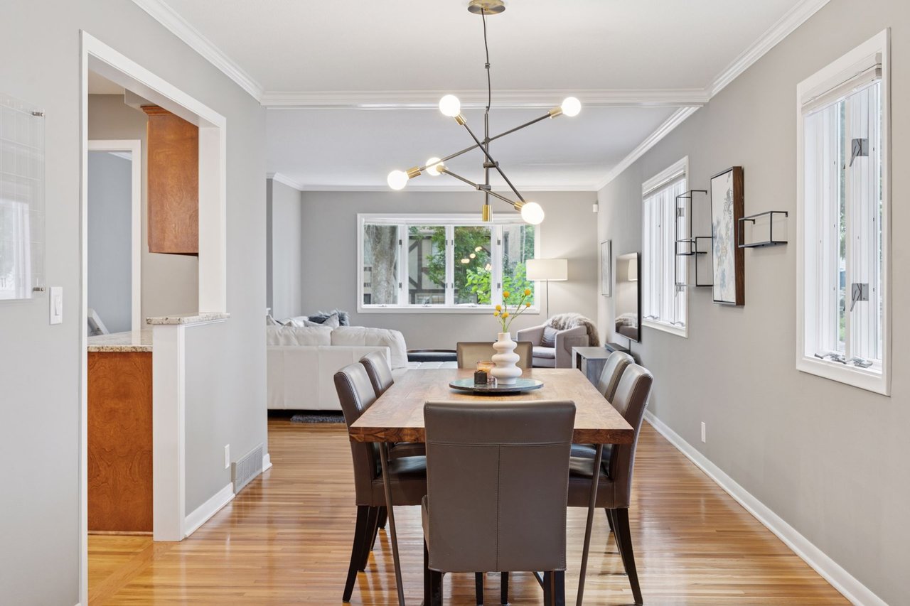 *PENDING* 4516 Vandervork Ave, Edina
