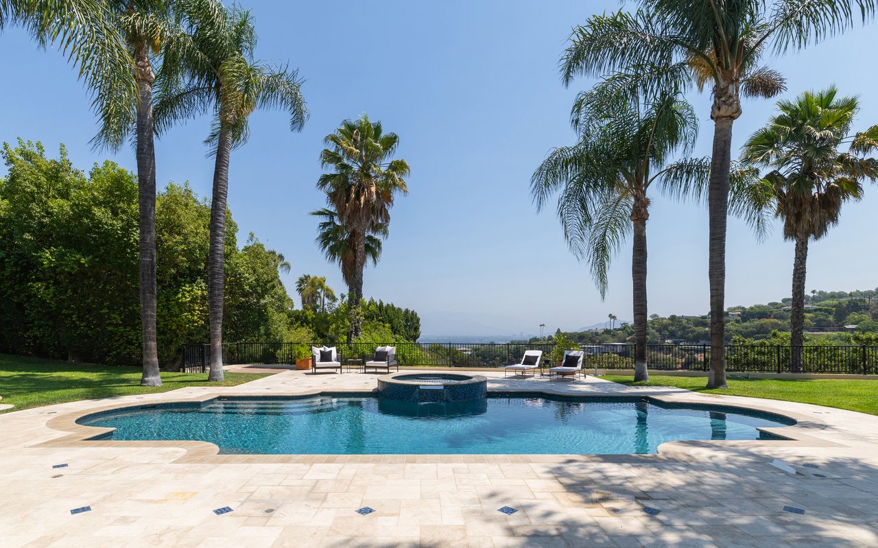 3364 Clerendon Rd, Beverly Hills