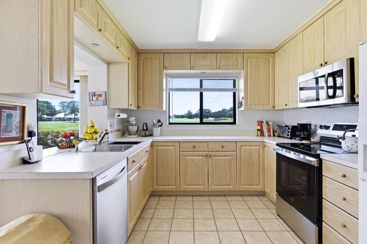 2669 SW Egret Pond Cir