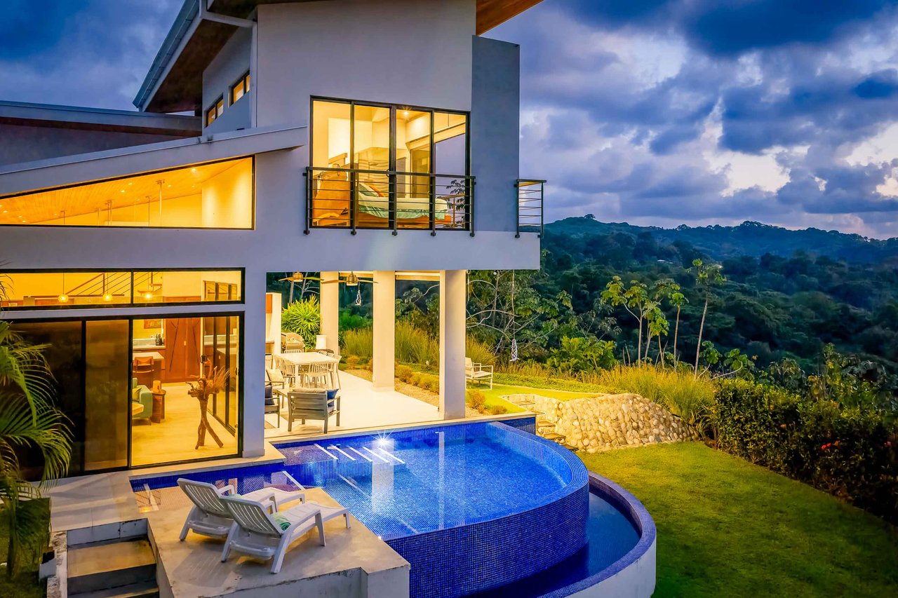 Guest House and Infinity Pool Ocean View Luxury Estate