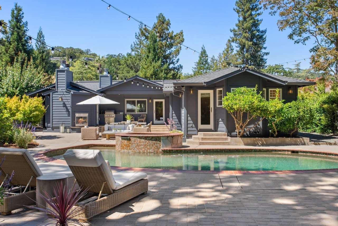10 Deer Hollow Rd