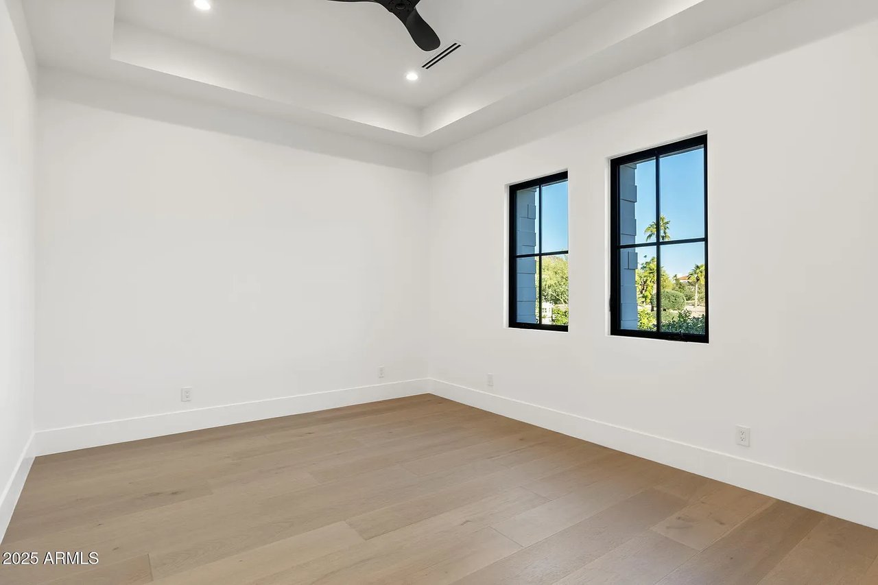 4534 E PEBBLE RIDGE Road